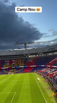 震撼🔥！来看西班牙国家德比赛前诺坎普全场巨型TIFO